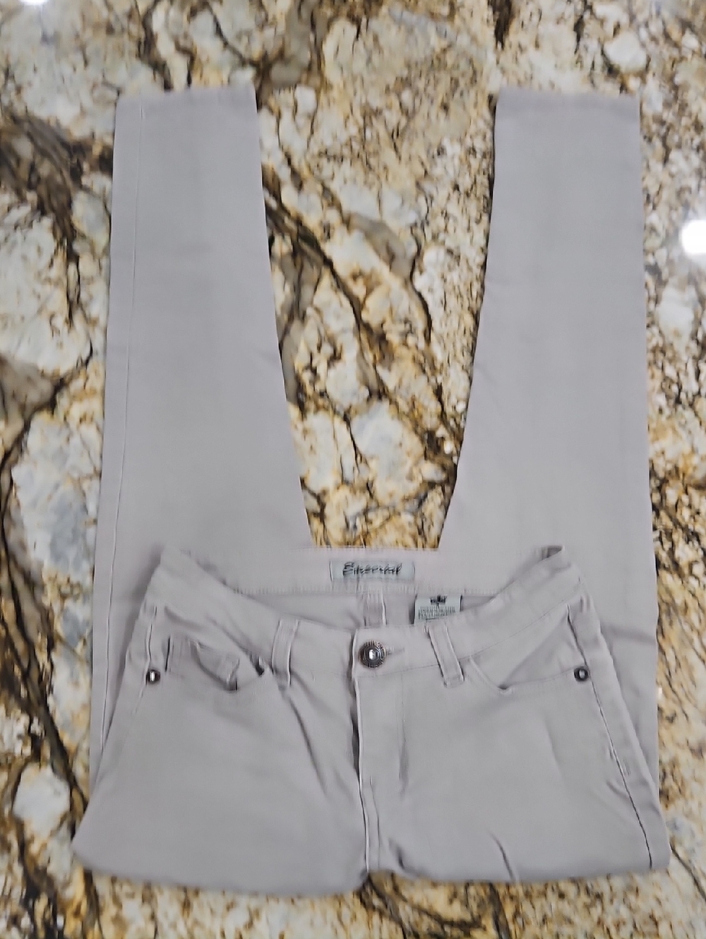 90'S Emperial Gray Women’s Jeans - Stretch Slim Fit. Size 3 Inseam 28" Rise 7"